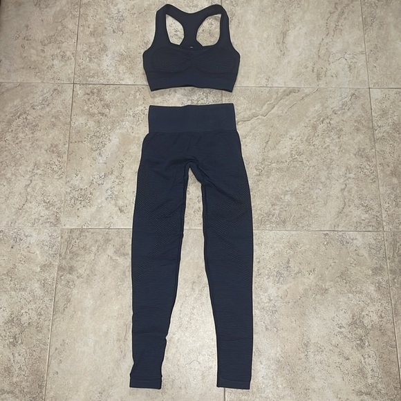 NEW Gymshark 2-piece set sport seamless legging and sports bra in blue. XS/Small - Picture 7 of 9